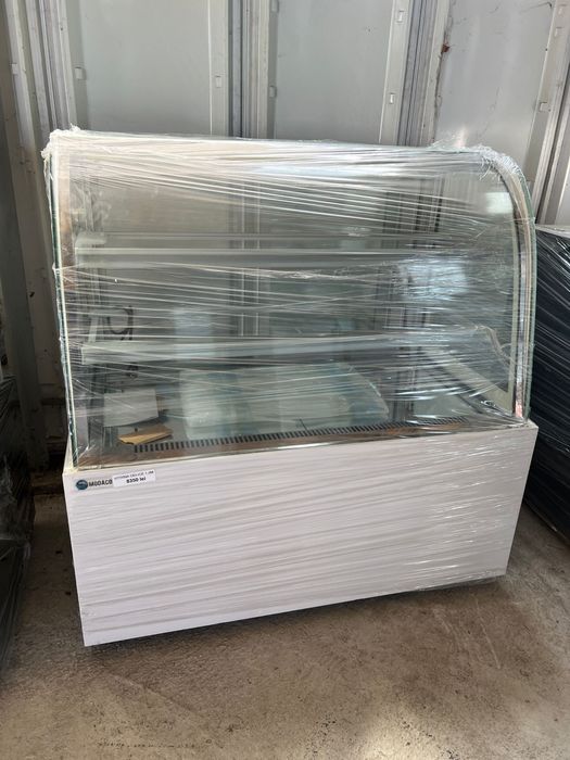 Vitrina frigorifica prajituri culoare alb/ negru