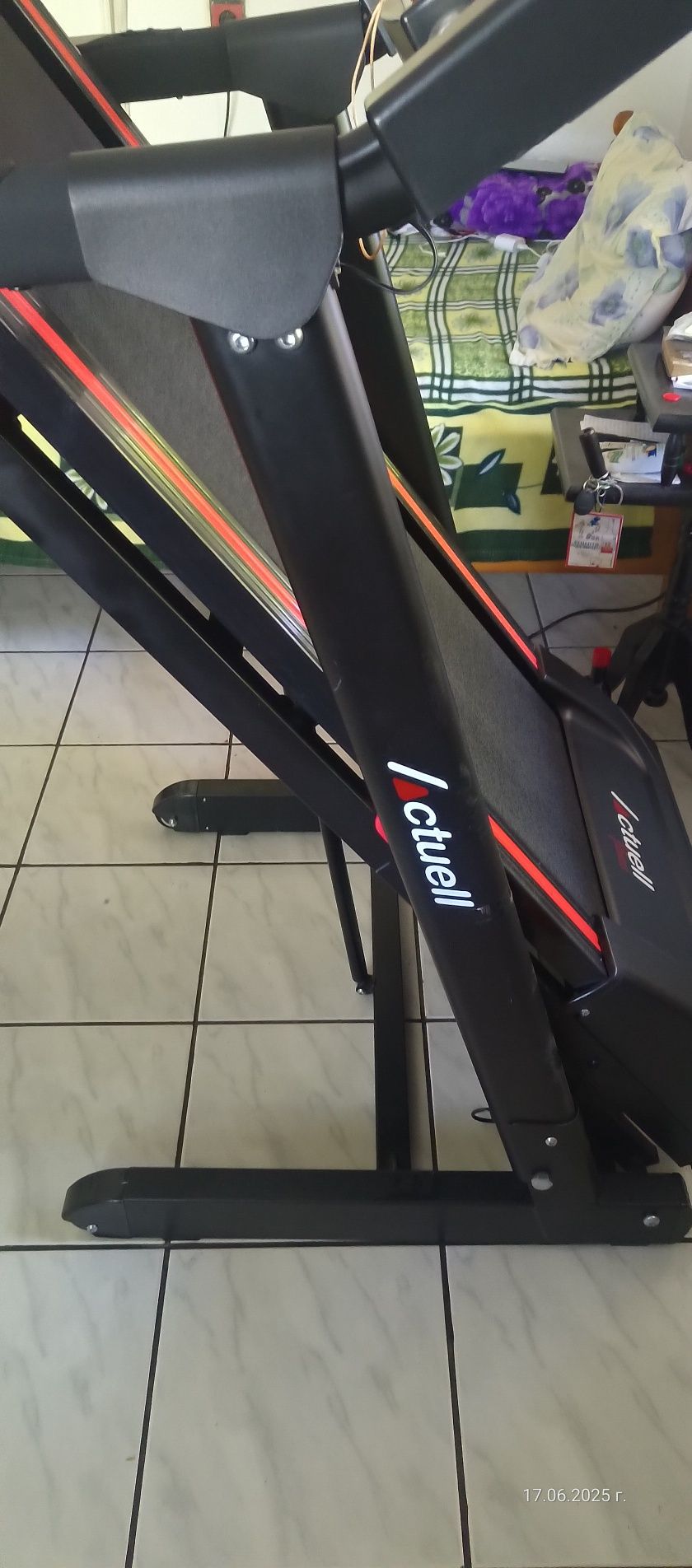 Продавам Бягаща Пътека Actuell Fitness 12km 1,5 hp с проблем