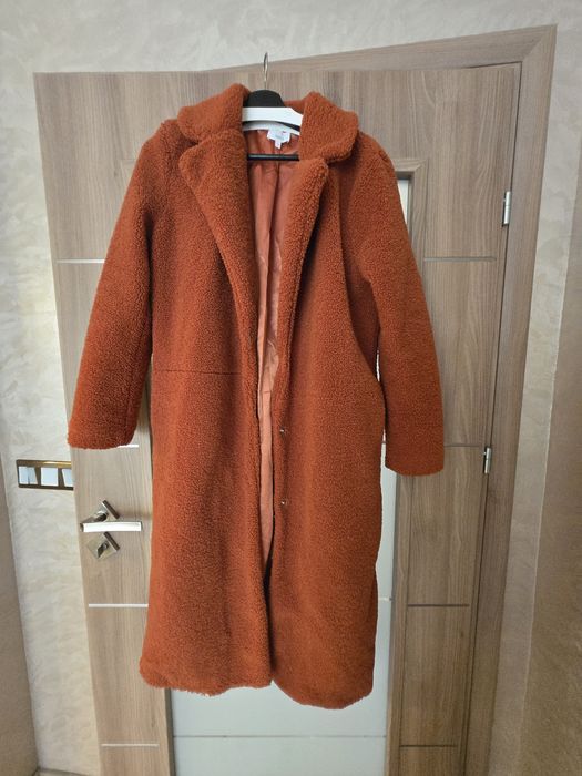 Дамско дълго палто в оранжево