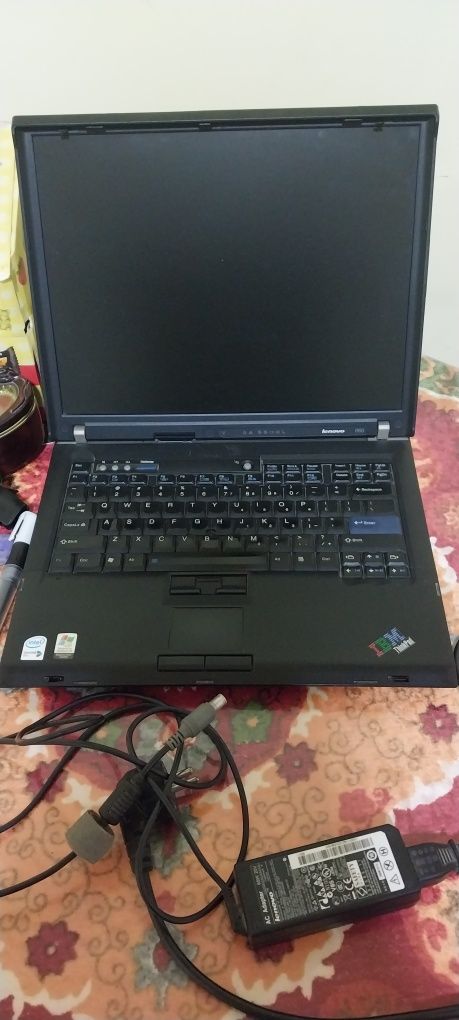 Noutbuk Lenovo R 60 pokupal v Rossiyi privezli iz Germani