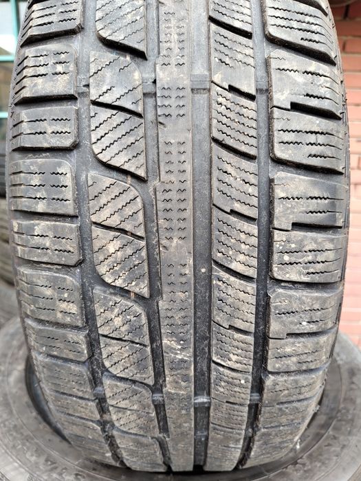 Продавам 4 зимни гуми 235/55/18 Star Performer