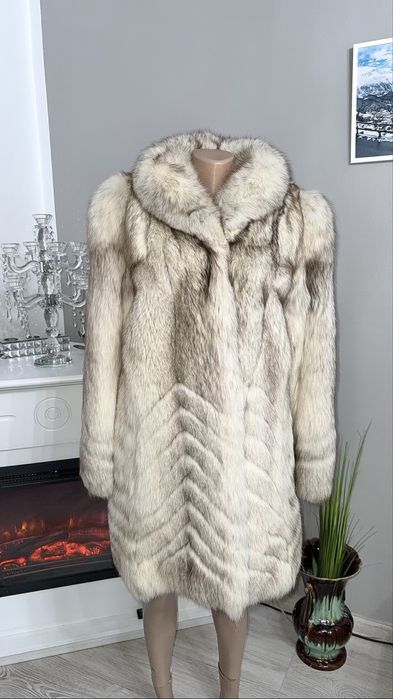 Haina din blana naturala de vulpe polara