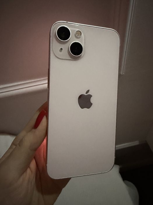 Продаю iPhone 13 розовый