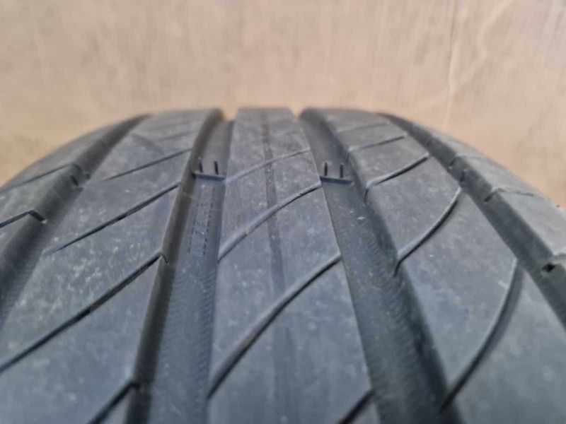 2 Michelin R17 215/65
нови летни гуми
DOT0224