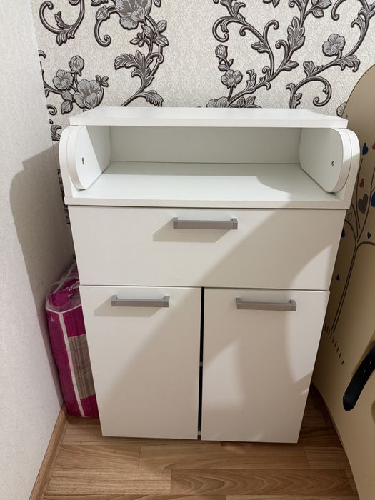 Пеленальный столик