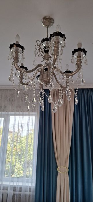 Срочно Продам люстры