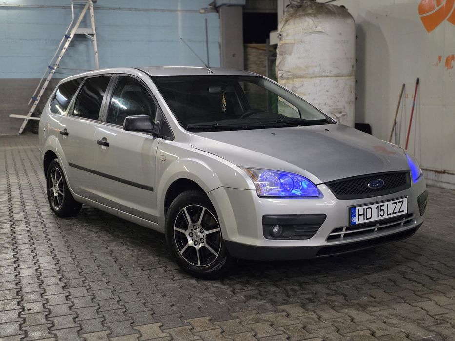 Vând sau schimb cu duba Ford Focus 1.6i 2006