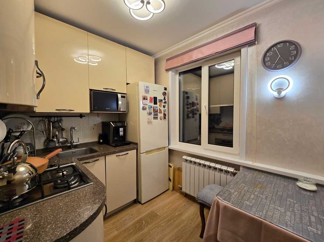 Продам 3-комнатнкю  квартиру в Орбита 2