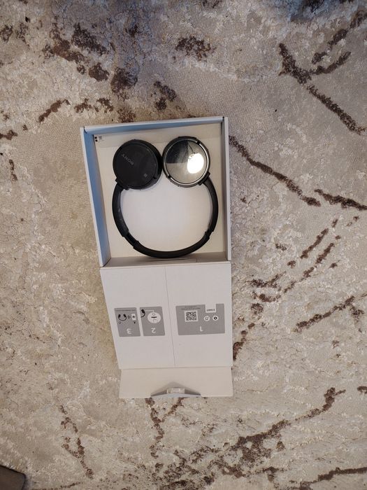 Căști audio Sony originale fără fir, în cutie.
