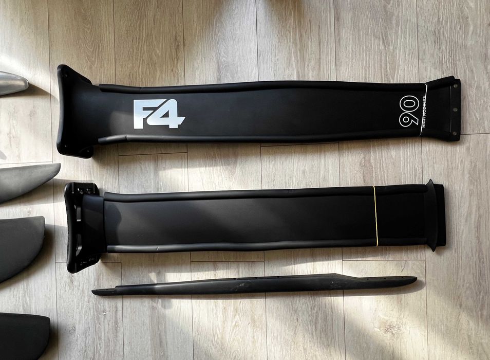 F4 FOILS нов, крила и основа