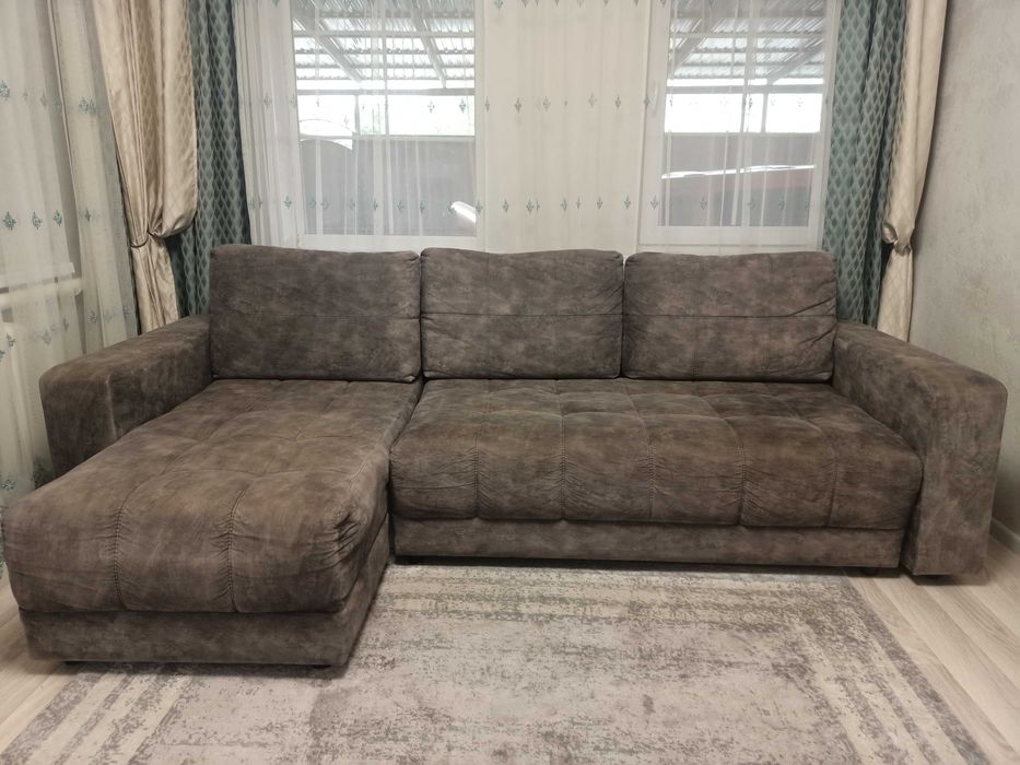Срочно продам диван угловой 2.5 м за 65000 тг