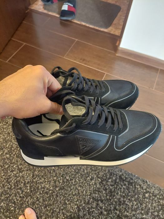 Sneakers barbati Guess Tommy New Balance Nike Adidas