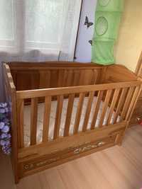 Детско дървено креватче с включен матрак