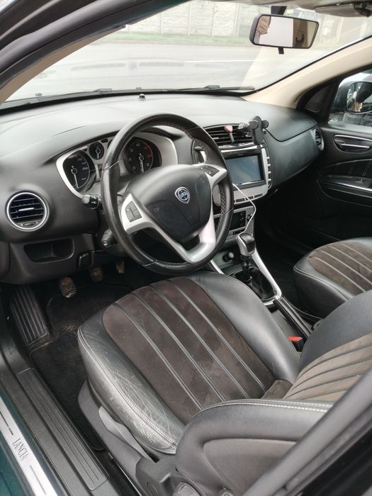 Vând Lancia Delta 2010