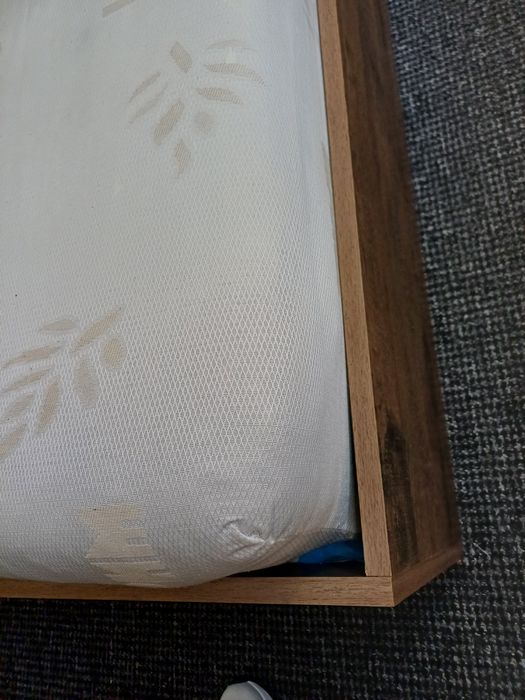 Спалня 160/200 и две нощни шкафчета