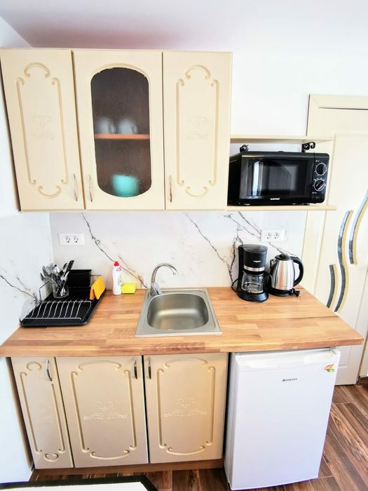 Cazare studio zonă centrală(   aproape de Polissano Medlife)