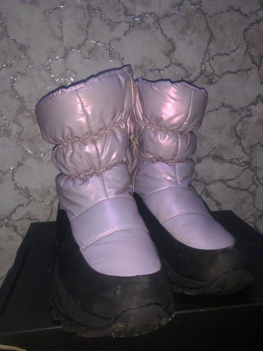 Продам зимние сапоги на девочку