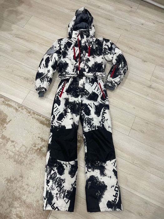 Продам горнолыжный комбинезон