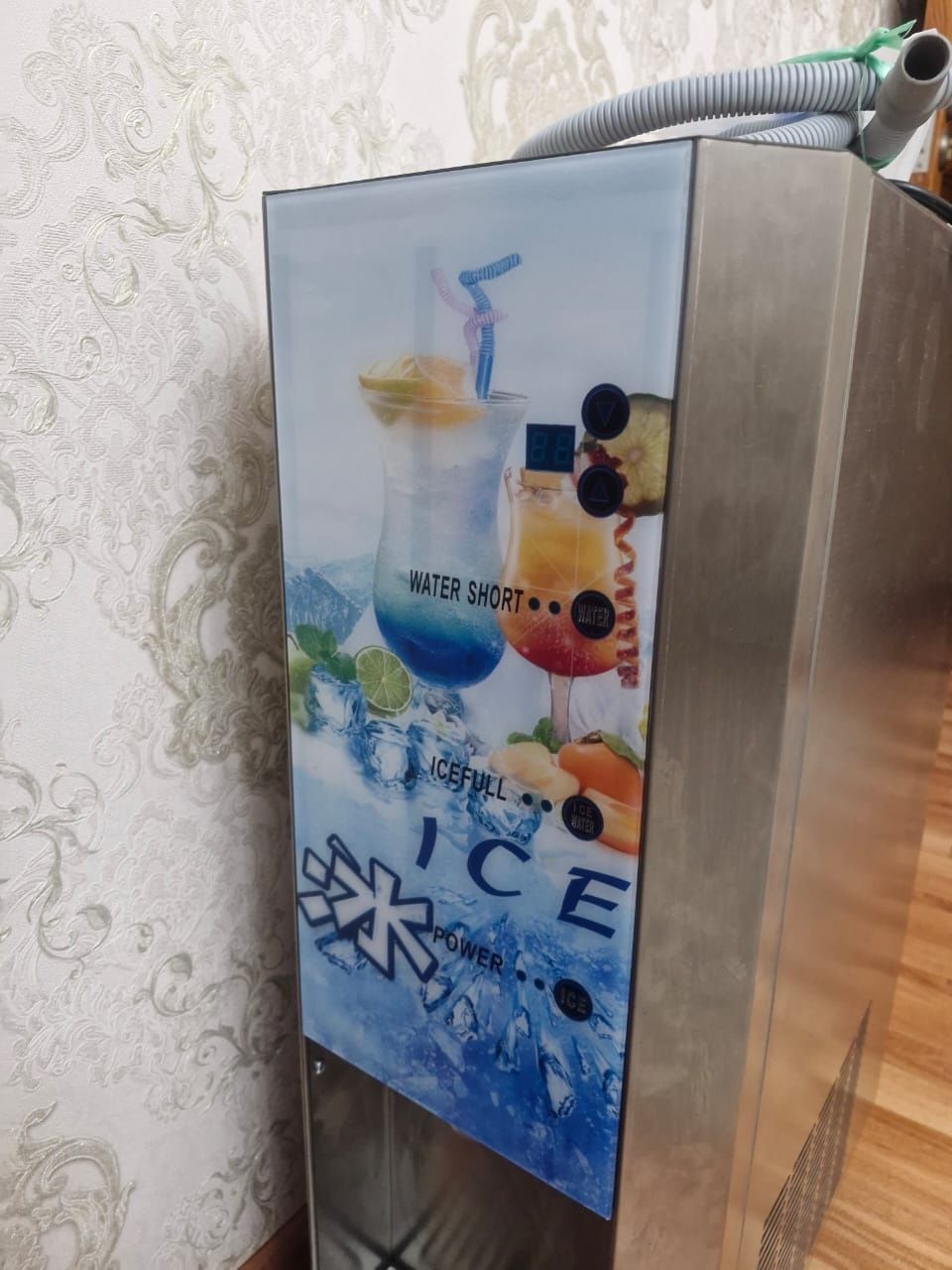 Ледогенератор для напитков