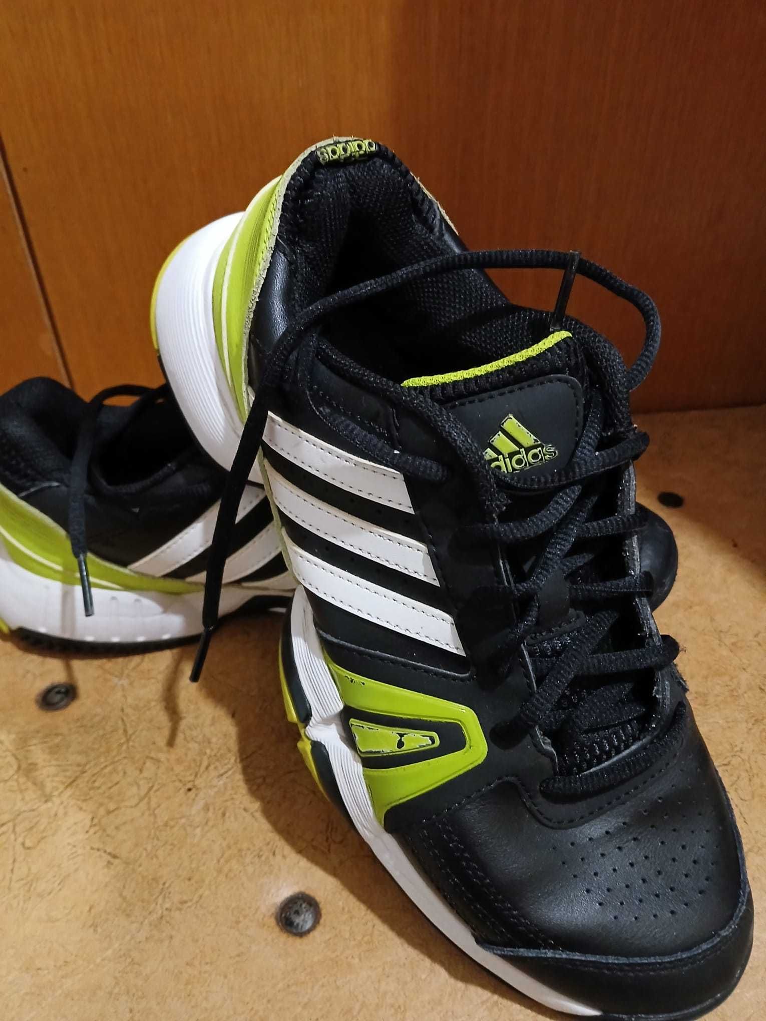 Маратонки ADIDAS