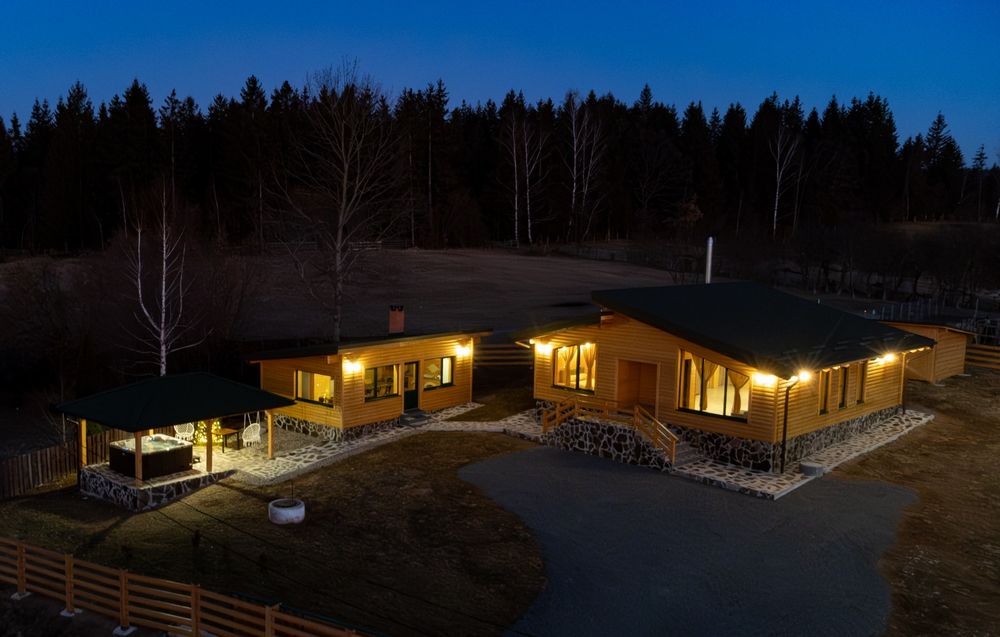 Cabană de inchiriat,jacuzzi-Casa Rustică