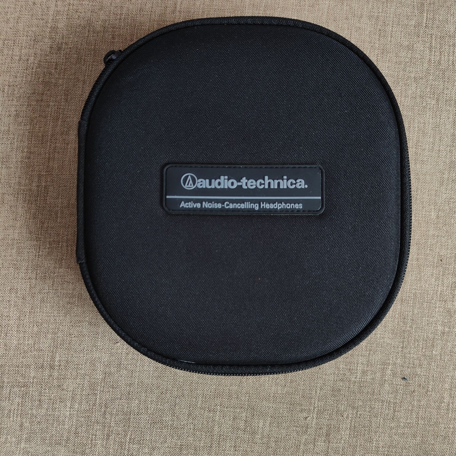 Case carcasa căști Audio-Technica ATH-ANC7 Noise-Cancelling Headphones