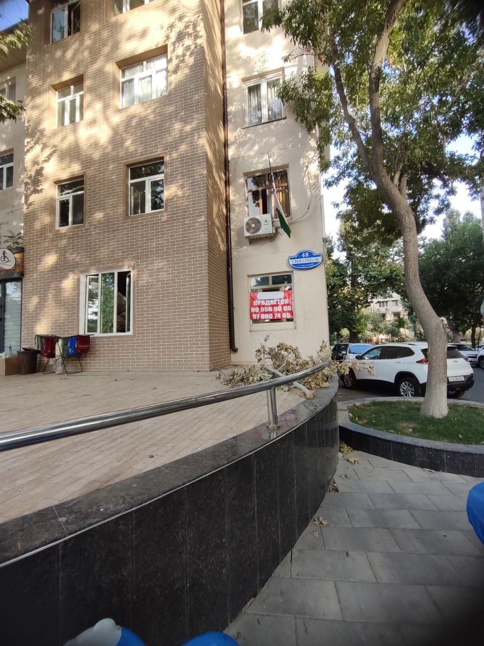 Pod ofis sotiladi Chilonzor 17 kvartalda 2 xonali  45 kv tarsovoy