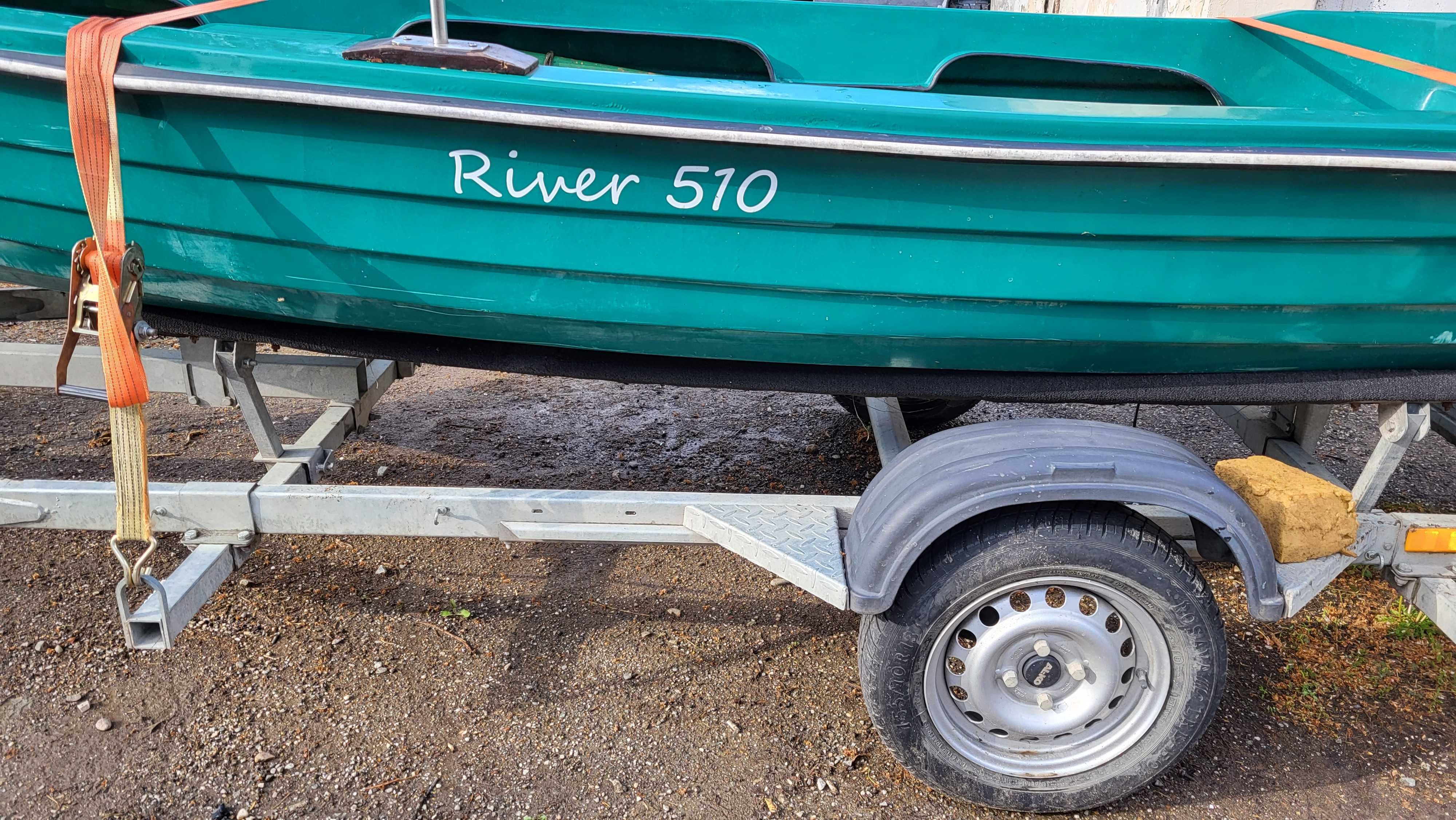 Vând barcă River 510 cu peridoc si motor Honda 30 cp.înmatriculate.
