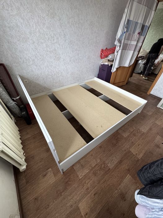 Продам двухспальную кровать