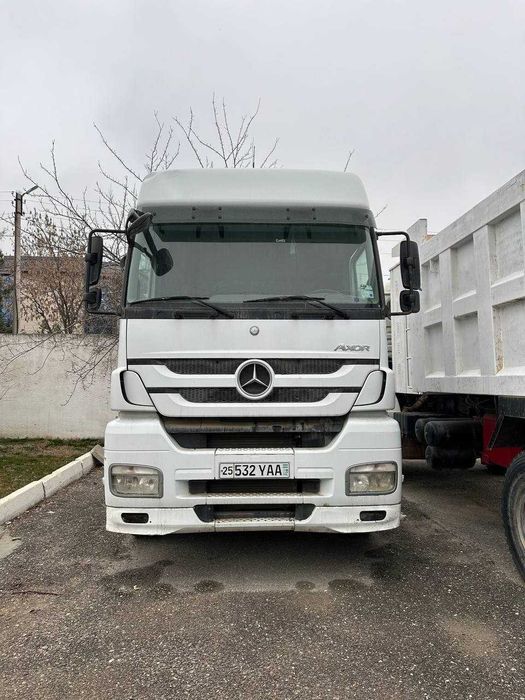 Mercedes Benz (Truck)