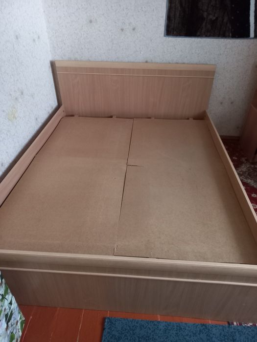 спальная кровать