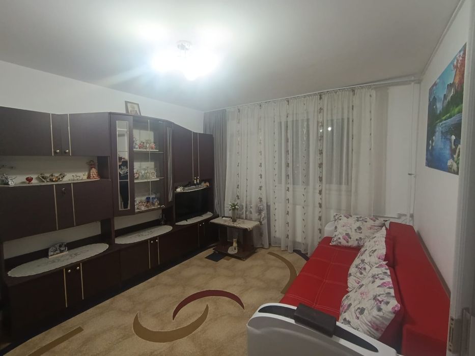 Închiriez apartament 2 camere . Sector 5