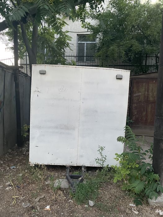 Будка на колесах