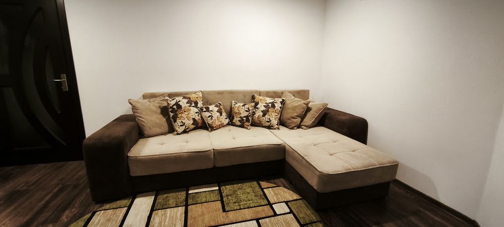 Vând colțar living