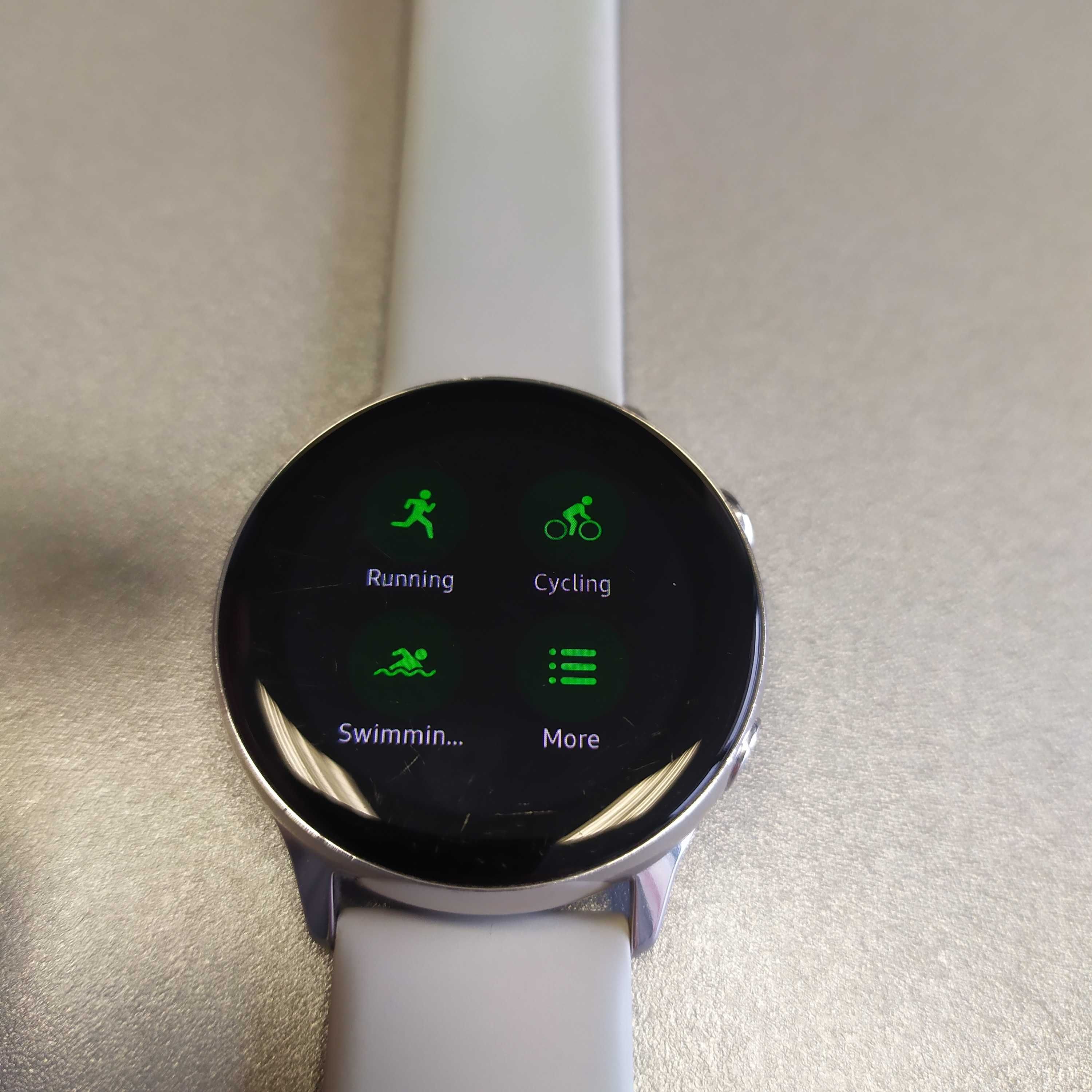 Смарт часовник Samsung Galaxy Watch Active