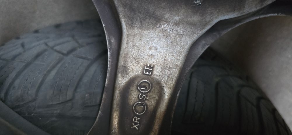 Vând jante +anvelope de iarnă