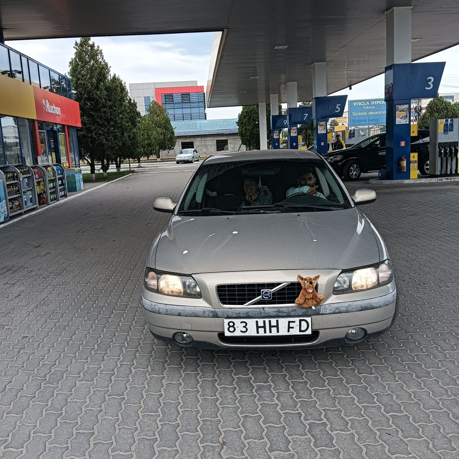 Vând Volvo preț 2000 de euro Negociabil