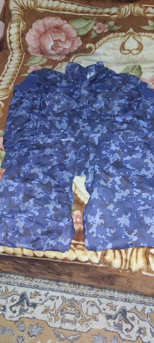 Vând ținută armată