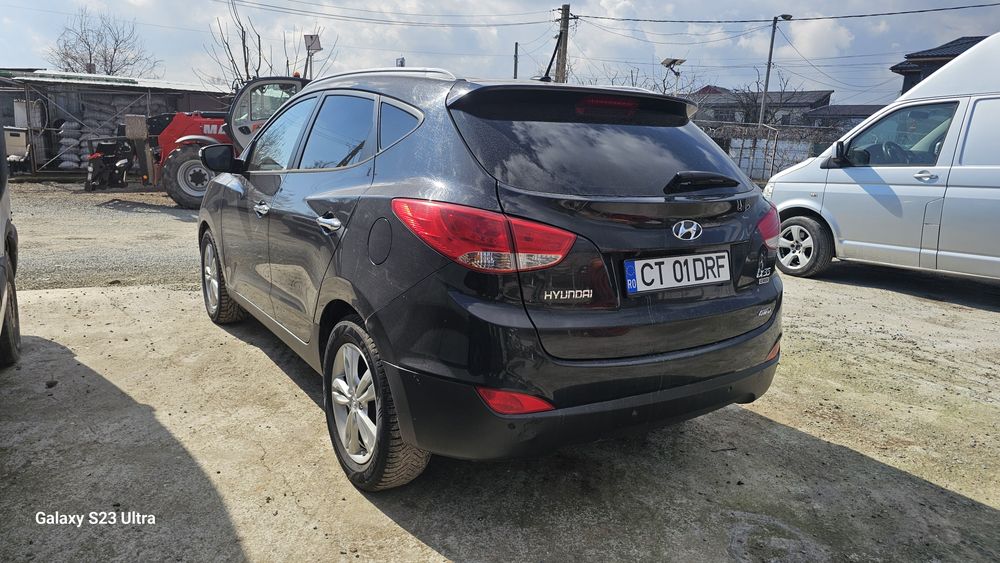 Vând Hyundai ix35