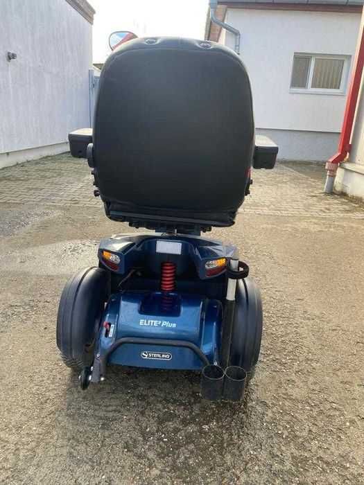 Vand tricicleta si scaun electric pentru persoane cu dizabilități
