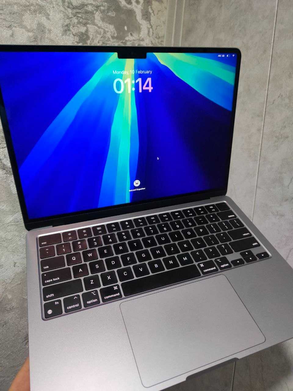 Macbook air M3 8/256 LLA 100%