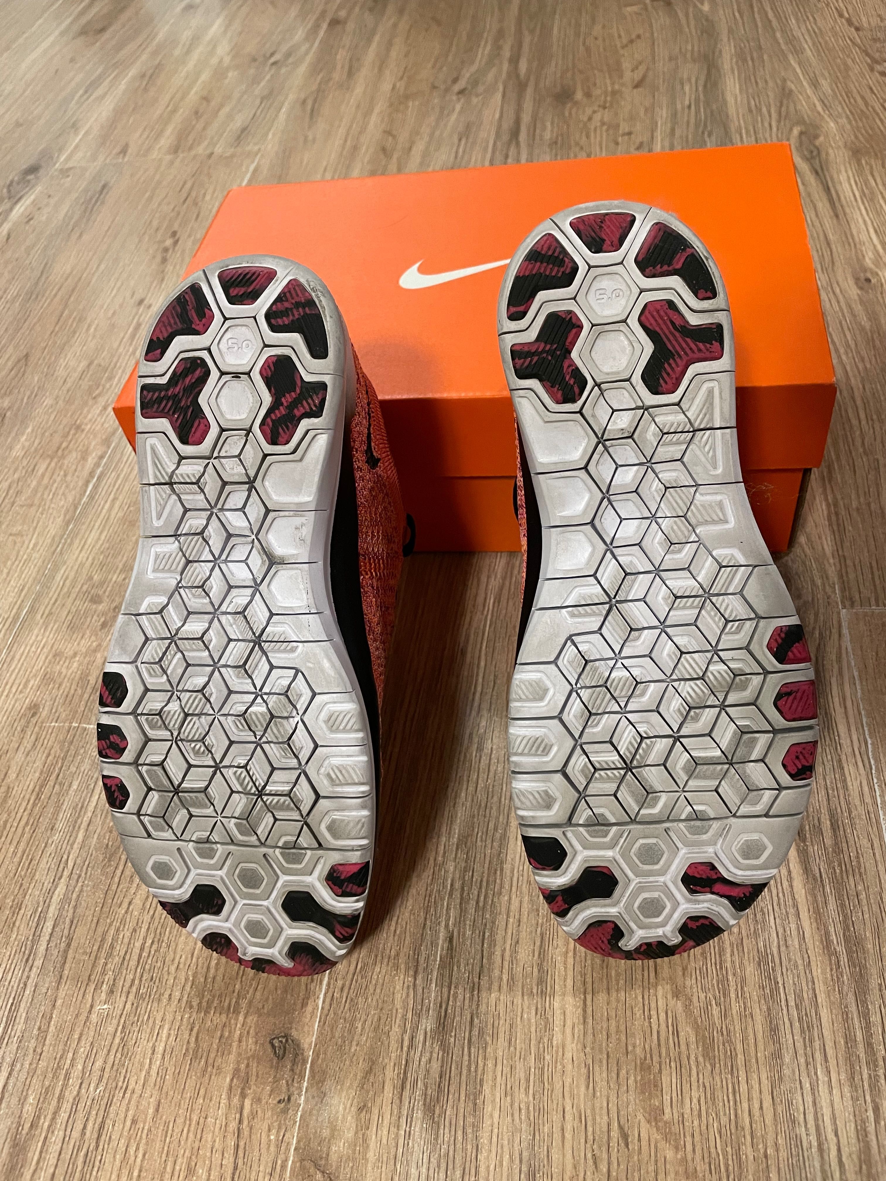 Оригинални дамски маратонки Nike Free TR Flyknit размер 36.5