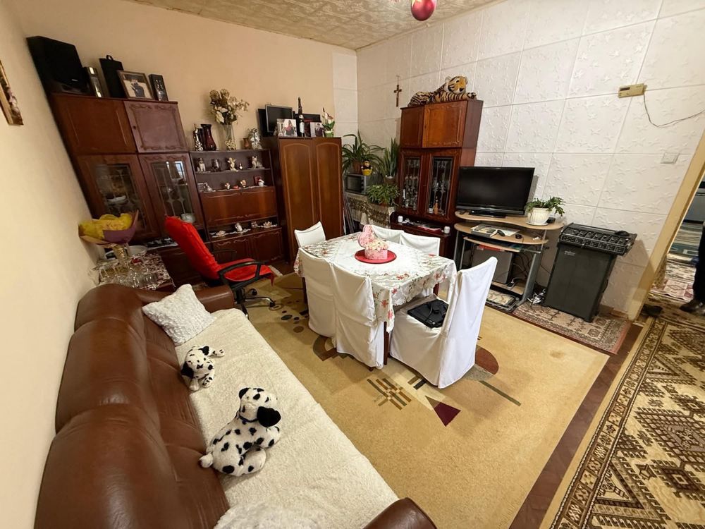 Ofer spre Vanzare Casa zona Piata Mare Curte Comuna Str Iuliu Maniu