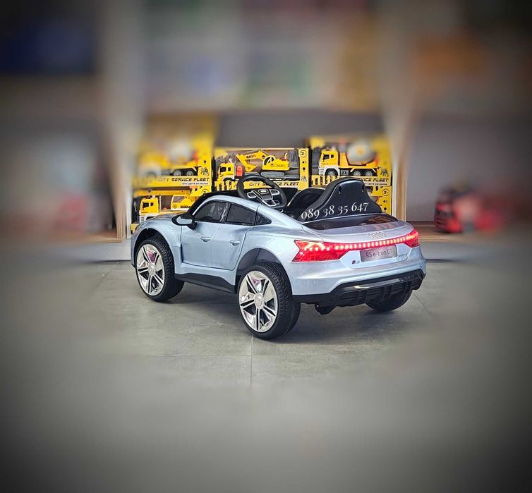 НОВО!Акумулаторна кола AUDI RS E-TRON GT с 12V,МЕКИ ГУМИ,металик,USB