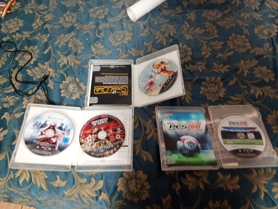 Vând PS3 SLIM merge tot la el