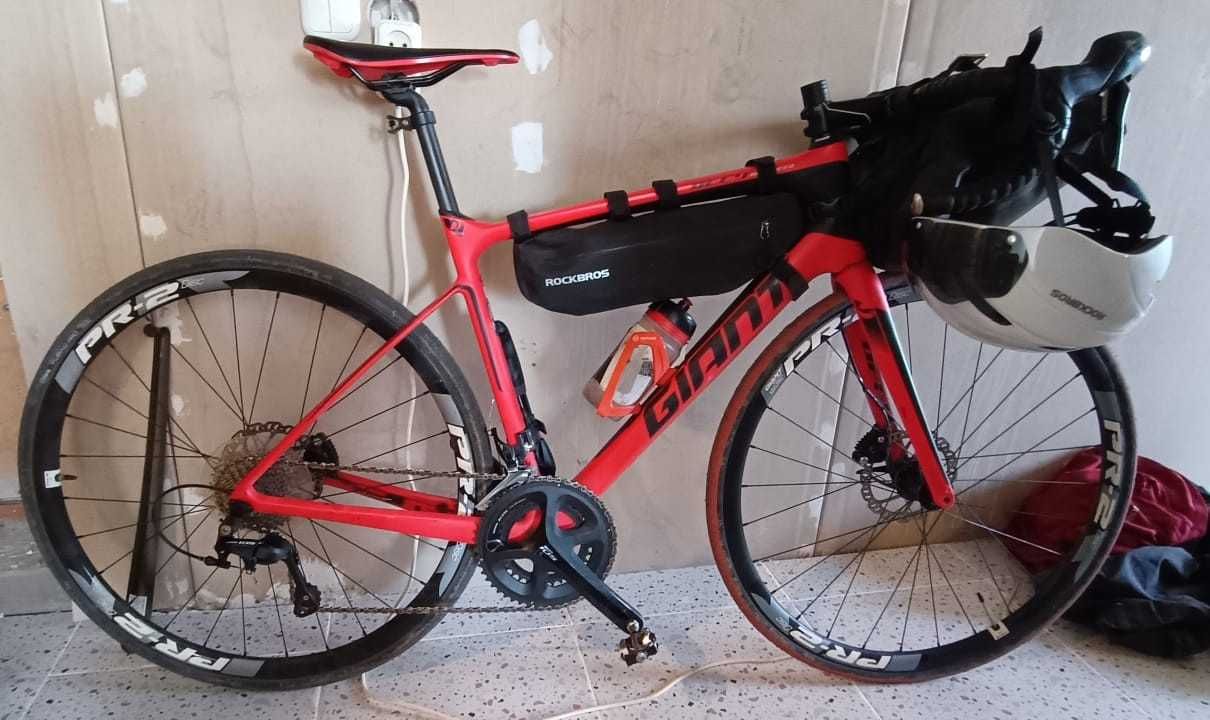 Продаётся карбоновый велосипед Giant Defy Advanced 2, размер М