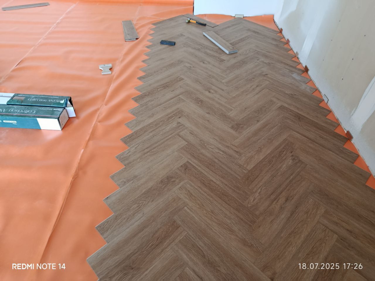 Укладка ламината Ёлочкой.