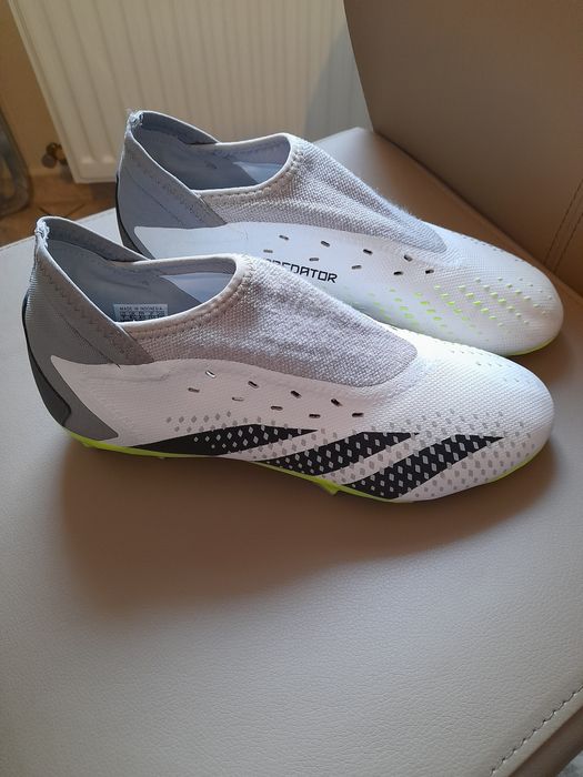 Adidasi Adidas fotbal