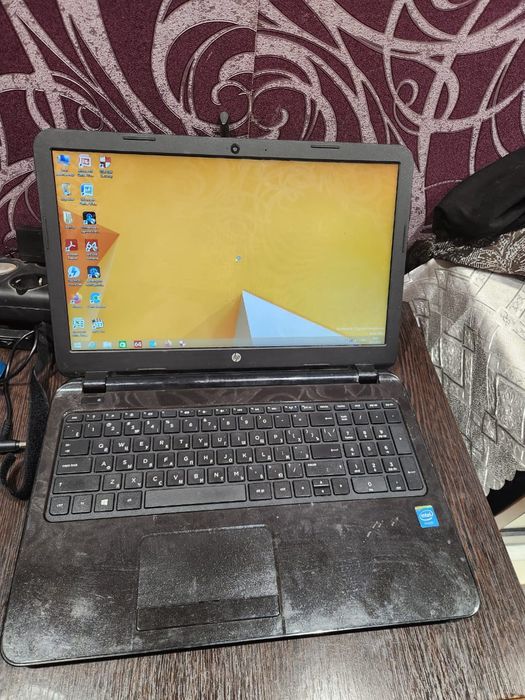 Продам ноутбук hp сумка мышка в подарок