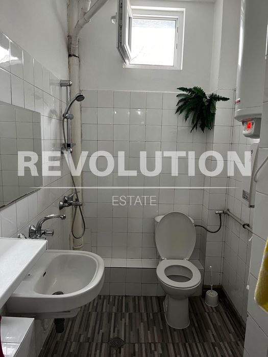 Тристаен апартамент в района на Чаталджа!